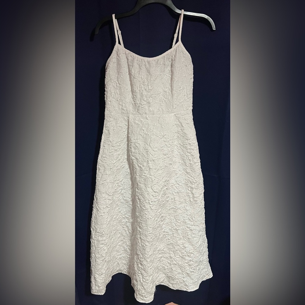 Chic Strapless Solid White Floral Dress